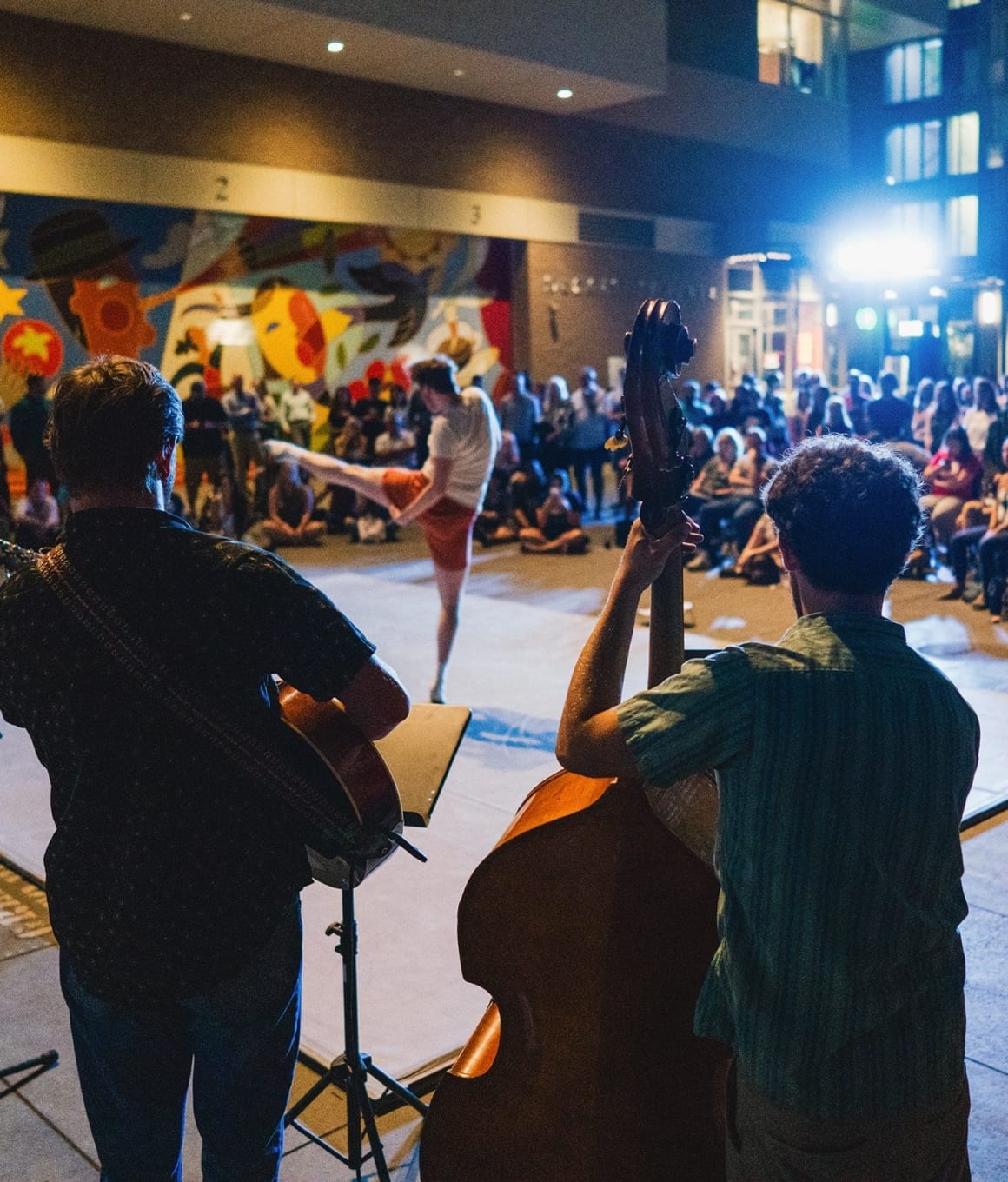 Art and music, dancers and musicians gather near Avia